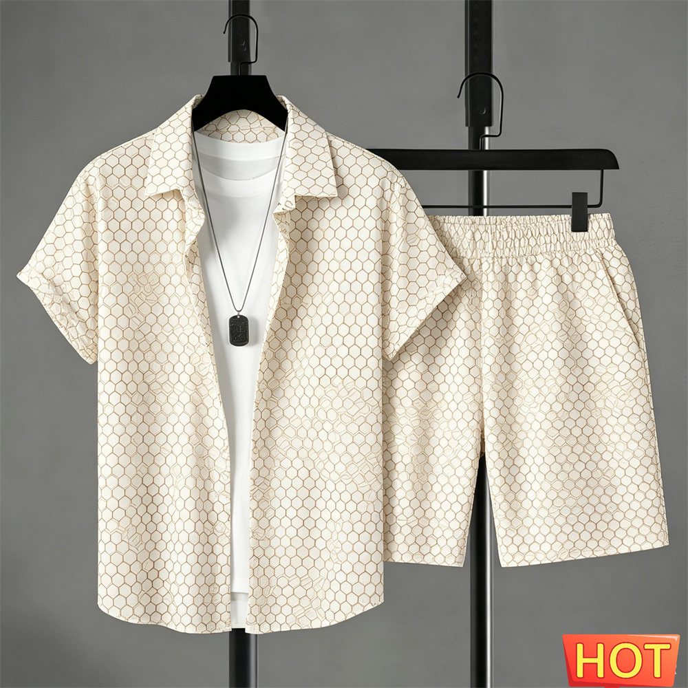 Completo Estivo da Uomo: Set C - Summer Clothing Types recensione e prezzo